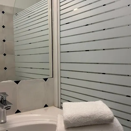 Eco-domaine La Fontaine - Residence-spa - 300 M De La Fontaine Aux Bretons Apartahotel 3*