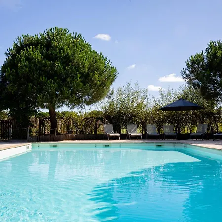 Apartahotel Eco-domaine La Fontaine - Residence-spa - 300 M De La Fontaine Aux Bretons 3*