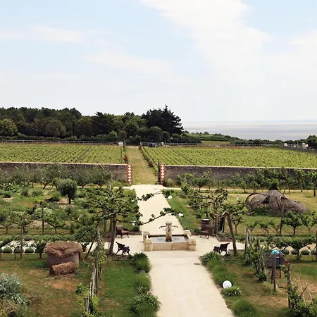 Eco-domaine La Fontaine - Residence-spa - 300 M De La Fontaine Aux Bretons Aparthotel 3*