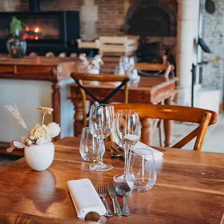Eco-domaine La Fontaine - Residence-spa - 300 M De La Fontaine Aux Bretons 公寓式酒店 3*