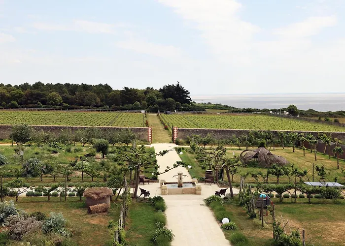 Eco-domaine La Fontaine - Residence-spa - 300 M De La Fontaine Aux Bretons Apartmanhotel 3*