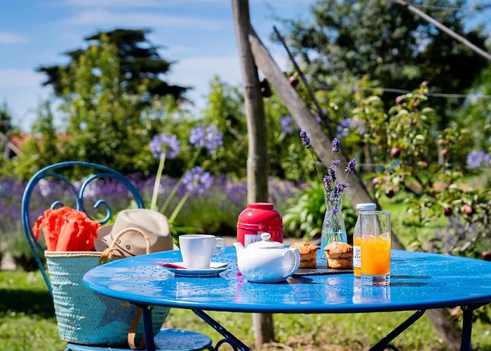 Eco-domaine La Fontaine - Residence-spa - 300 M De La Fontaine Aux Bretons 3*