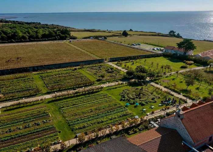 Eco-domaine La Fontaine - Residence-spa - 300 M De La Fontaine Aux Bretons 3* Pornic