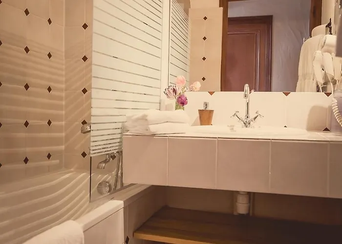 Eco-domaine La Fontaine - Residence-spa - 300 M De La Fontaine Aux Bretons Apartmanhotel 3*