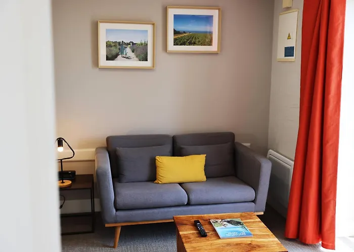 Eco-domaine La Fontaine - Residence-spa - 300 M De La Fontaine Aux Bretons 3*