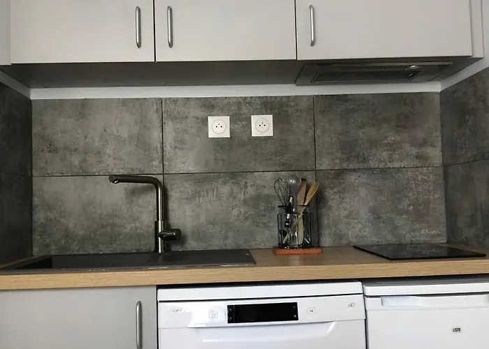 Apartmanhotel Eco-domaine La Fontaine - Residence-spa - 300 M De La Fontaine Aux Bretons 3*