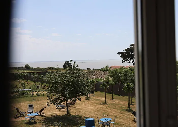 Eco-domaine La Fontaine - Residence-spa - 300 M De La Fontaine Aux Bretons Apartmanhotel 3*