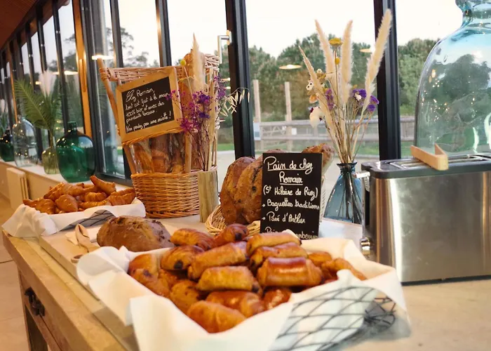 Eco-domaine La Fontaine - Residence-spa - 300 M De La Fontaine Aux Bretons 3*